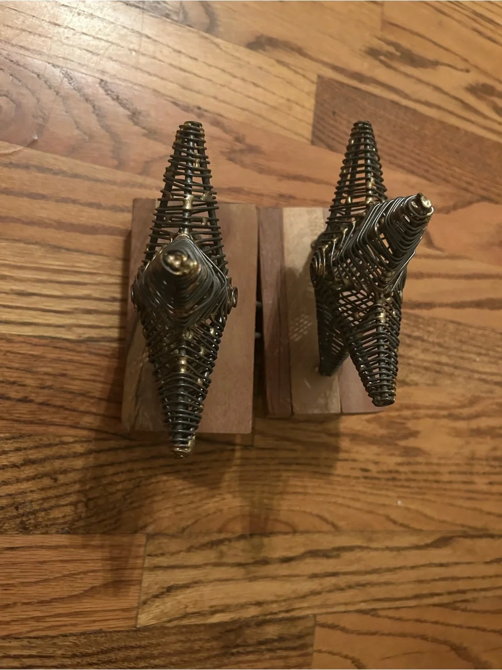 Crate & Barrel Holiday/Christmas/Xmas Metal Star Stocking Hangers W/ Wood Base